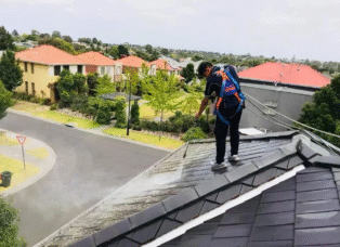 metal roof cleaning